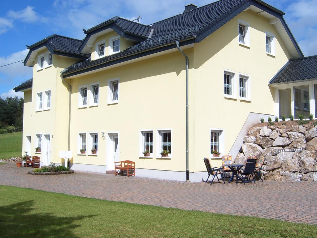 Ferienwohnung Mastiaux Mirbach Bagian luar foto
